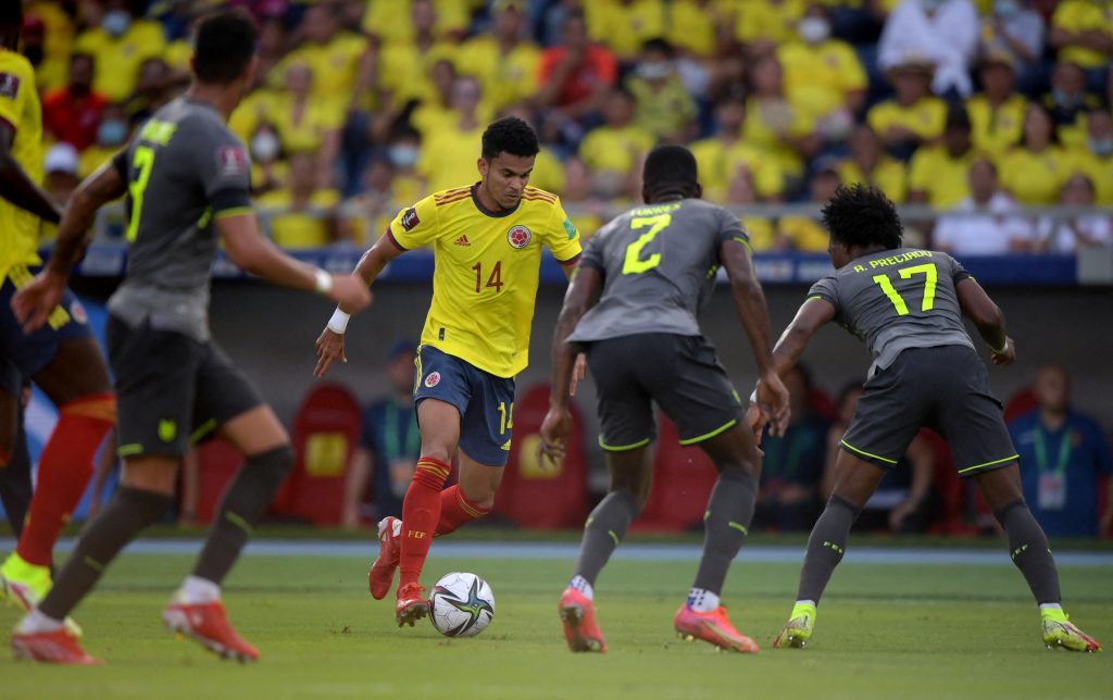 Las cinco deudas con las que cerró la triple fecha la Selección 4 Las cinco deudas con las que cerró la triple fecha la Selección Tras el amargo sabor de boca que nos quedó a los seguidores de la Selección Colombia con el empate 0-0 frente a Ecuador, muchos son los temas que quedan en el aire sobre lo que debe corregir el técnico Reinaldo Rueda de cara a lo que viene en la Eliminatoria al Mundial de Catar 2022, cuando enfrentemos a Brasil (en Sao Paulo) y Paraguay (en Barranquilla) el 11 y el 16 de noviembre, respectivamente.