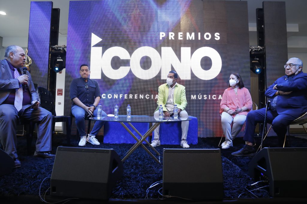 Los íconos del entretenimiento se dieron cita en Medellín 1 Los íconos del entretenimiento se dieron cita en Medellín Medellín fue elegida por segunda vez como epicentro de los premios Ícono, donde se busca hacer un reconocimiento a la vida y obra de aquellas personas que han dejado una huella en el medio artístico.