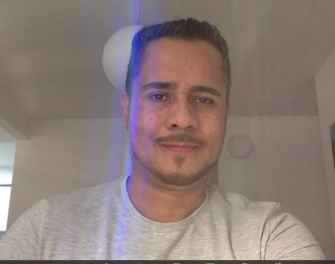 La pesadilla de un colombiano en la China Sin ninguna clase de escapatoria y privado hasta de la luz del sol, John Altamirano lleva 44 días encerrado en un hospital chino del que, al menos por ahora, su salida parece poco probable.