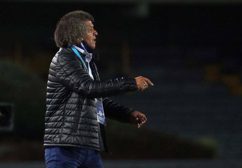 El 'Embajador' se medirá contra Águilas Doradas 1 El 'Embajador' se medirá contra Águilas Doradas De los errores se aprende, y eso Millonarios lo tiene muy claro. Tras perder como visitante el pasado fin de semana, frente a Jaguares (4-3), el cuadro ‘Embajador’ sabe que no puede seguir cometiendo errores defensivos y mantener su efectividad goleadora para regresar al triunfo hoy (4:00 p. m.), en El Campín, ante Águilas Doradas.