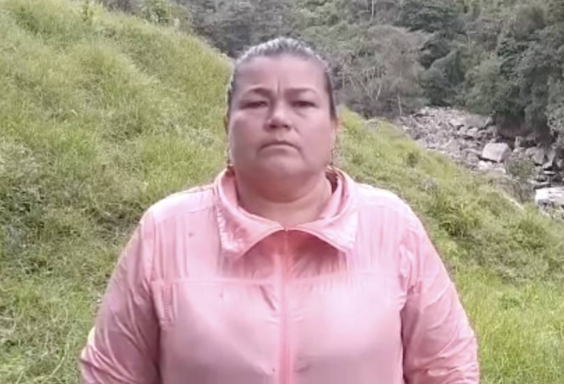 Búsqueda desesperada de un menor de 2 años 2 Búsqueda desesperada de un menor de 2 años El dolor y la desgarradora incertidumbre de una familia hoy cumple un mes y nueve días. Desde el pasado 2 de septiembre el pequeño Elian Andrés Poveda Salgado, de 2 añitos y medio, desapareció misteriosamente en una zona rural donde se encontraba al lado de sus parientes. Su familia cree que el niño fue raptado en una vereda de Cabrera, en Cundinamarca, cuando estaban haciendo un almuerzo en familia.