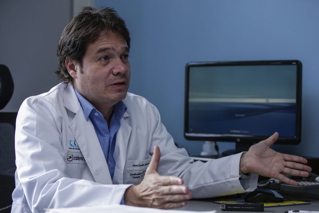 El síndrome anal inquieto, otra secuela del COVID Al COVID no le bastó con enfermar e indisponer a los 235 millones de personas alrededor del mundo que se han contagiado. Incluso, después de recuperados, varios pacientes han experimentado diversos síntomas tras superar la enfermedad cuyas consecuencias tienen a más de un médico cogiéndose la cabeza a dos manos.