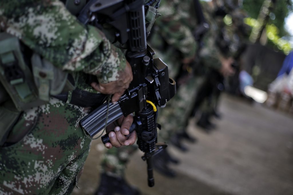 A investigación general González por presunto abuso sexual a teniente La Sala Disciplinaria de Instrucción de la Procuraduría General de la Nación abrió investigación disciplinaria contra el jefe de Inteligencia Militar del Ejército, el brigadier general Mario González Lamprea, por abusar presuntamente de la teniente (R) Jeimy Muñoz, en el año 2017.