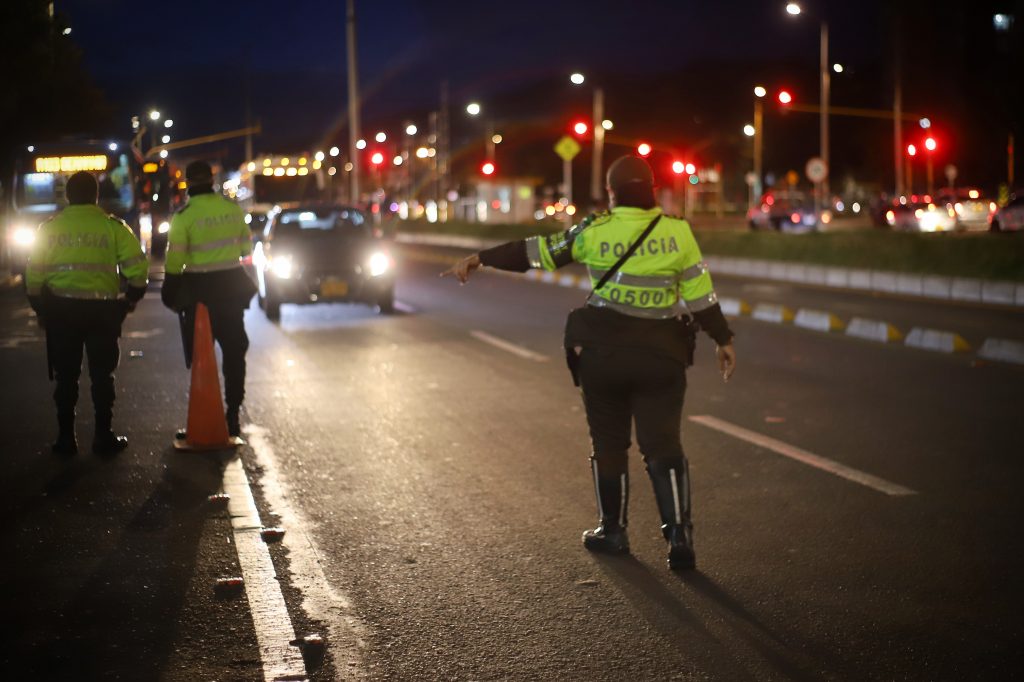 Nueve de los 11 delitos de alto impacto en Bogotá se redujeron 4 Nueve de los 11 delitos de alto impacto en Bogotá se redujeron Debido a las alarmas que se encendieron por parte de la ciudadanía desde hace unas semanas por cuenta del incremento de delitos violentos como los hurtos a mano armada y los homicidios, la Alcaldía de Bogotá desarrolló un plan con seis estrategias implementado para mejorar la seguridad en la capital.