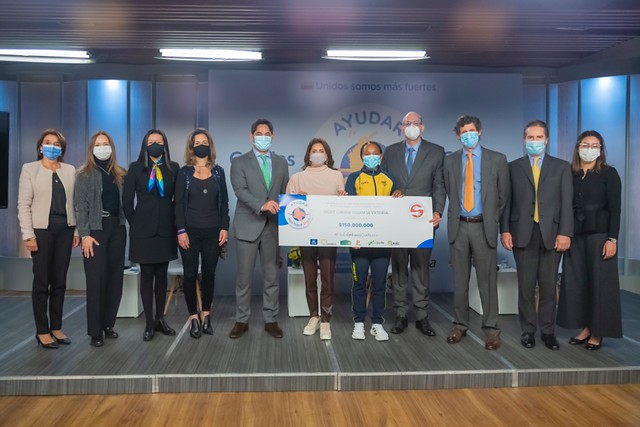 La boxeadora Íngrit Valencia recibió millonaria ayuda para su casa 3 La boxeadora Íngrit Valencia recibió millonaria ayuda para su casa Luego de que la medallista olímpica Íngrit Valencia denunciara que fue estafada en la compra de su vivienda, este jueves recibió una donación de 150 millones de pesos por parte fundaciones, constructoras y el Gobierno Nacional.