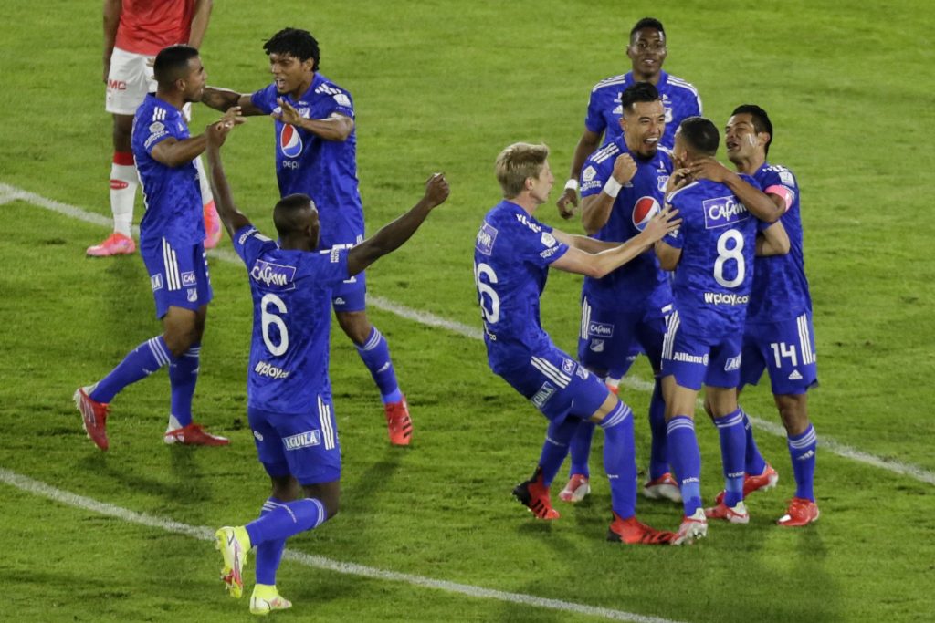 Millos se quedó con el clásico rolo número 304 Usualmente en los partidos de este nivel, se juega un gran nivel de honor y rivalidad que obliga a los dos oncenos a ganar desde el primero minuto. Pero en esta edición del clásico capitalino, se jugaban otras cosas; Santa Fé, que en las últimas fechas recompuso el rumbo tras la salida de Harold Rivera, buscaba meterse entre los ocho.