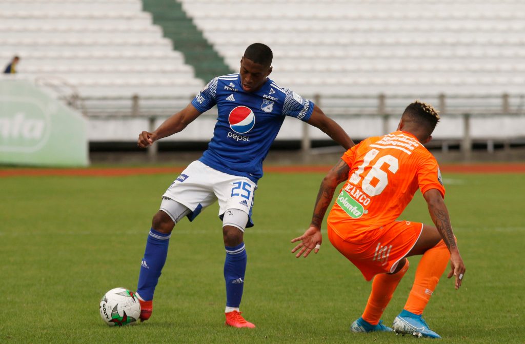 Sin el goleador Uribe, Millos visita esta tarde al Envigado Todo es felicidad y tranquilidad por estos días en Millonarios. El equipo de Alberto Gamero está volando en la Liga, y ya está clasificado a las semifinales de la Liga Betplay, al sumar 32 puntos y afianzarse como el escolta del líder Nacional, jugadas 15 fechas.