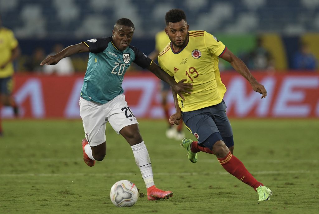 La Selección Colombia espera sacarse la espinita contra Ecuador El 17 de noviembre del año pasado la Selección Colombia sufrió una de las mayores goleadas de su historia, al ser humillada por Ecuador 6-1 en Quito. Una derrota que dejó una espinita clavada en la 'Tricolor', y que espera sacarse este jueves, cuando se enfrenten en Barranquilla por la jornada 12 de la Eliminatoria Suramericana para el Mundial de Catar 2022.