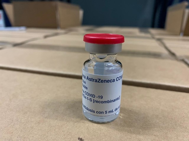 Nuevo lote de vacunas AstraZeneca aterrizaron en el país 2 Nuevo lote de vacunas AstraZeneca aterrizaron en el país A Colombia continúan llegando vacunas contra el COVID y este viernes al país arribó un nuevo lote de 1.855.760 vacunas de AstraZeneca, las cuales llegaron a través de acuerdo bilateral con la farmacéutica, informó el Ministerio de Salud.
