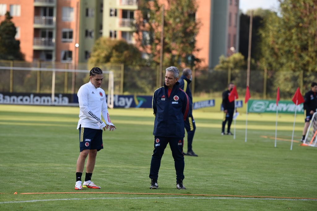 Reinaldo Rueda, apostó por lo mejor para los juegos de eliminatorias El cuerpo técnico de la Selección Colombia ya piensa en los próximos duelos de Eliminatorias de octubre, donde el equipo tricolor tendrá que mostrar de qué está hecho frente a Uruguay, Brasil y Ecuador.