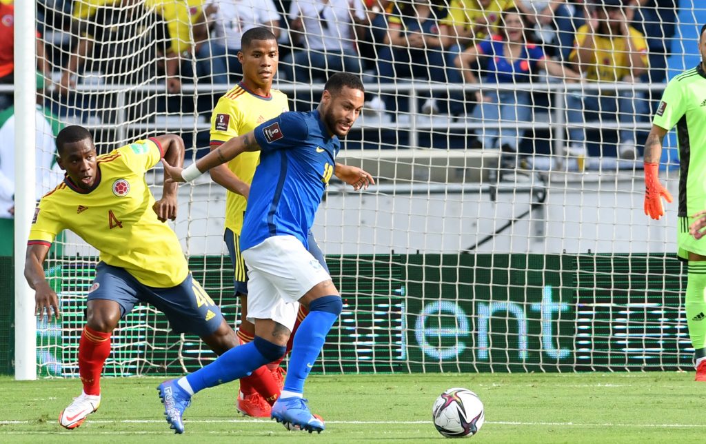 Sin sorpresas, Brasil destapó sus cartas para la Eliminatoria 1 Sin sorpresas, Brasil destapó sus cartas para la Eliminatoria Con dos semanas de anticipación la Selección de Brasil acaba de dar a conocer la nómina con la que afrontará sus próximos partidos por la Eliminatoria Suramericana al Mundial Catar 2022, en la que su siguiente rival será la Selección de Colombia.