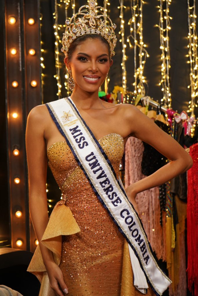 Valeria Ayos, señorita Cartagena, es la Miss Universe Colombia Este lunes 18 de octubre Miss Universe Colombia coronó a la señorita Cartagena, Valeria Ayos Bossa, como la nueva representante del país en el certamen de belleza más importante del mundo, Miss Universe, el cual se llevará a cabo en el mes de diciembre en Israel.