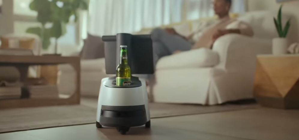 Amazon va a comercializar un robot para que cuide su casa Amazon va a comercializar un&nbsp;robot&nbsp;que puede patrullar casas, un aparato de ciencia ficción hecho realidad según el gigante tecnológico, pero una herramienta de vigilancia potencialmente preocupante para sus críticos.