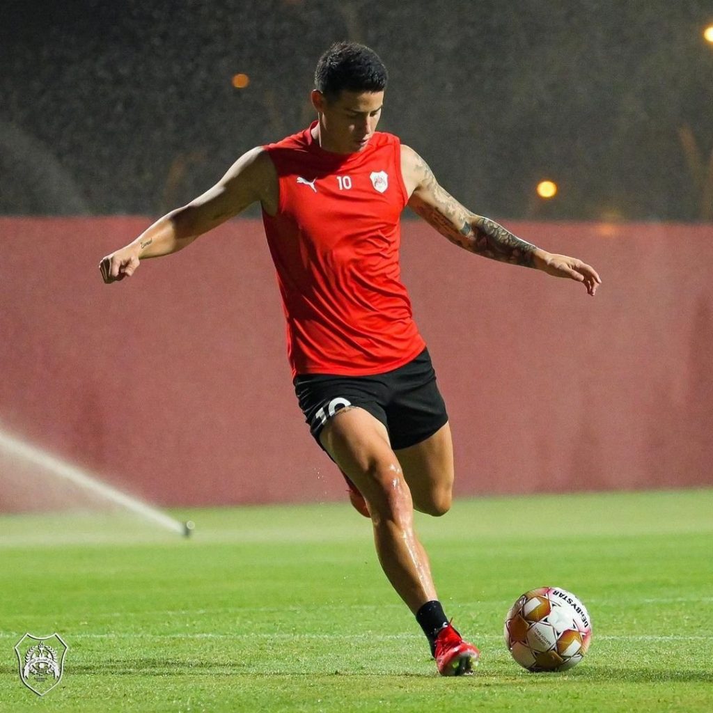 La pantorrilla: la eterna lesión de James Nos figuró esperar un buen tiempo para ver a James Rodríguez debutar con su nuevo equipo, el Al-Rayyan de Catar. El cucuteño, quien llegó hace una semana al club, no podrá jugar porque, según su técnico, Laurent Blanc, está lesionado.