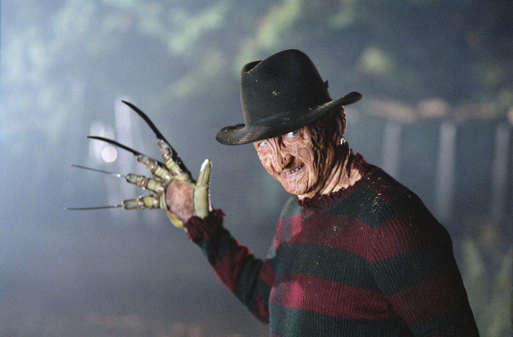 ¡A estos hay que tenerles miedo! 8 ¡A estos hay que tenerles miedo! El mes de octubre trae implícito Halloween, y pensar en Halloween es imposible sin que lleguen a la mente monstruos, personajes de terror y, por supuesto, esas películas inolvidables con las que a muchos se les pusieron los pelos de punta.