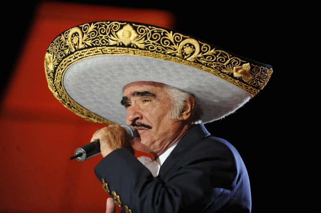 El actor que le dará vida a 'Chente' Caracol Televisión ya arrancó la producción de la serie inspirada en la vida y obra de la leyenda de la música ranchera: Vicente Fernández.