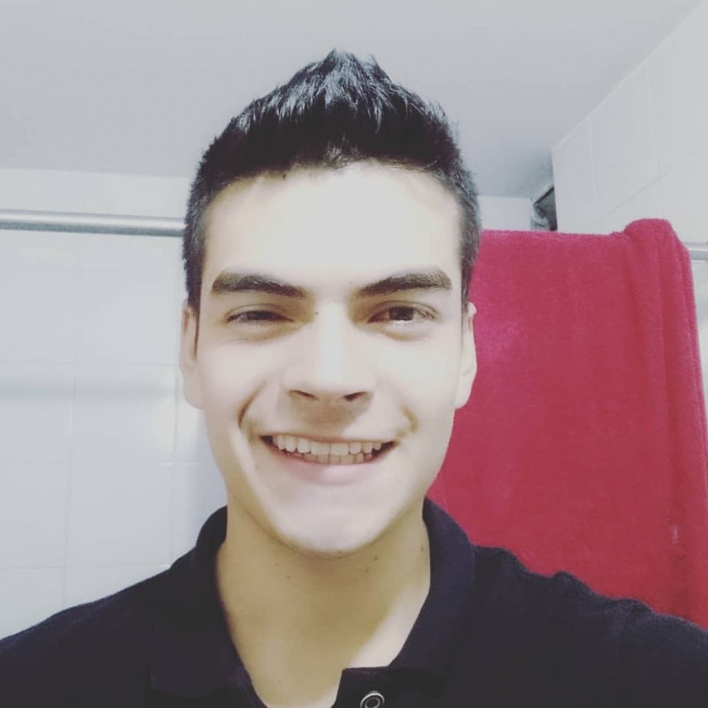 En la ciclorruta hallan el cuchillo con que habrían atacado a Diego 1 En la ciclorruta hallan el cuchillo con que habrían atacado a Diego Una pista muy importante para esclarecer el repudiable homicidio del joven Diego Cardozo, asesinado en medio del robo a su bicicleta en la ciclorruta de la Calle 26, ya está en poder de las autoridades. Se trata del cuchillo con el que fue atacado.