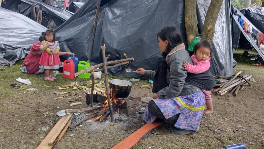 Personería hace un llamado al diálogo entre indígenas y Alcaldía 2 Personería hace un llamado al diálogo entre indígenas y Alcaldía Desde hace semanas un nutrido grupo de integrantes de la comunidad indígena Embera se asentó en el Parque Nacional de Bogotá con el fin de mostrar su descontento con las políticas del gobierno. Una situación que, aún no ha sido resuelta del todo por la Alcaldía Mayor y en la que hoy medió la Personería de Bogotá.