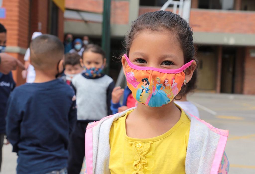 Empezó la temporada de matrículas en colegios distritales para el 2022 4 Empezó la temporada de matrículas en colegios distritales para el 2022 La Secretaría de Educación de Bogotá anunció que para la temporada escolar del próximo año ya se abrieron 97.905 cupos en las 20 localidades de la capital. Para estas inscripciones la entidad dijo que, cualquier habitante de Bogotá podrá matricularse sin importar la edad, condición migratoria, etnia, discapacidad o trastorno del aprendizaje.