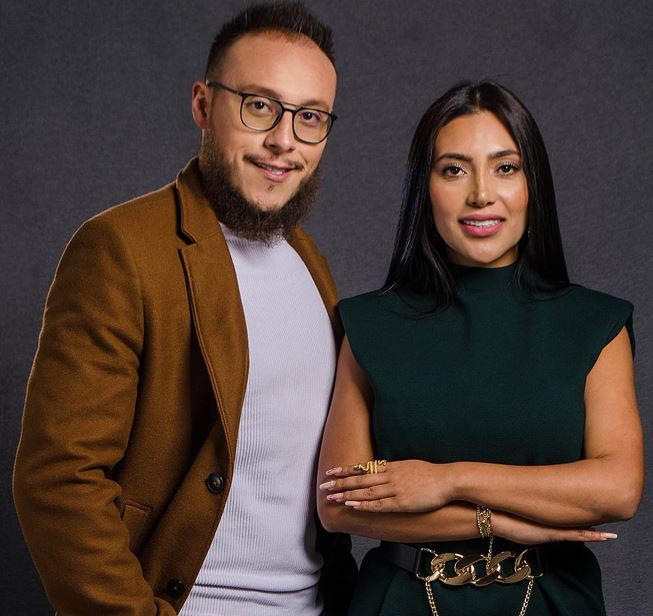 Arrancaron su emprendimiento con 50 mil pesos 1 Arrancaron su emprendimiento con 50 mil pesos Con el fin de salir adelante y de paso generar oportunidades de empleo para otras personas, José Luis Villamil y Andrea Castro, una pareja de jóvenes esposos, crearon hace 11 años la empresa ‘¡Kott Risk!’, una compañía que vende ropa al por mayor en más de 28 municipios del país, y de la cual hoy dependen 40 familias de los trabajadores que hacen posible este sueño.