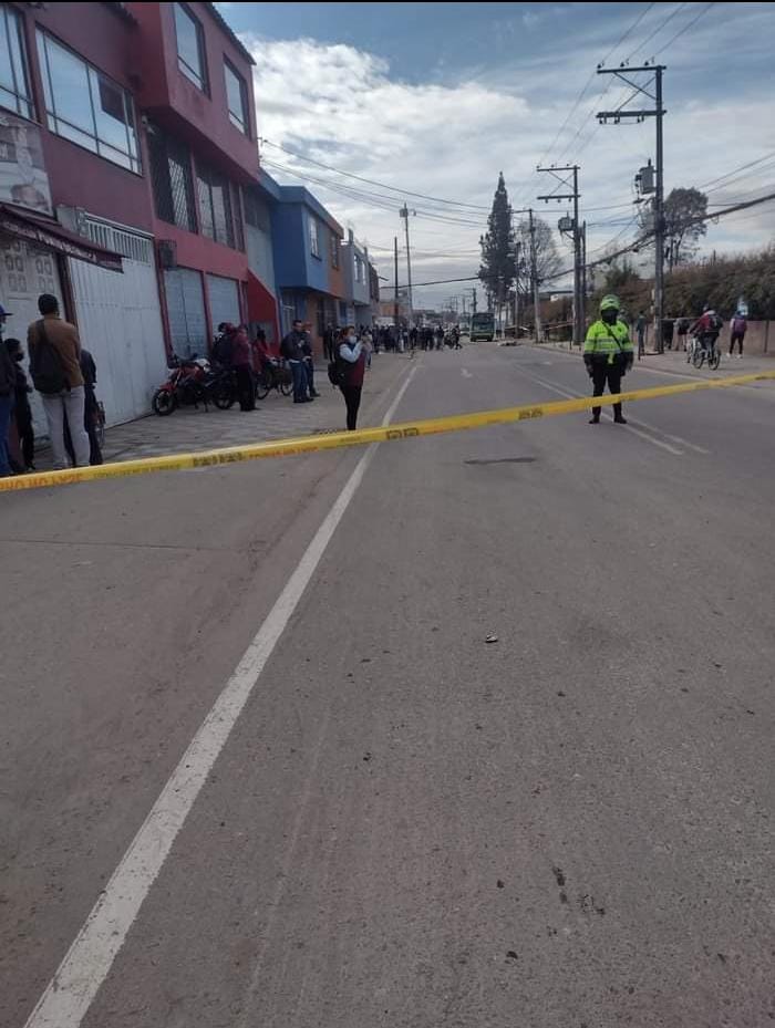 Ciclista perdió la vida en accidente de tránsito Mientras cientos de automóviles y pasajeros se preguntaban ayer por los motivos de un monumental trancón en Engativá, en el trabajo de Elizabeth Chávez (una madre de familia), donde llevaba trabajando largo tiempo, se preguntaban dónde estaba ella, pues era quizás una de las trabajadoras más puntuales.