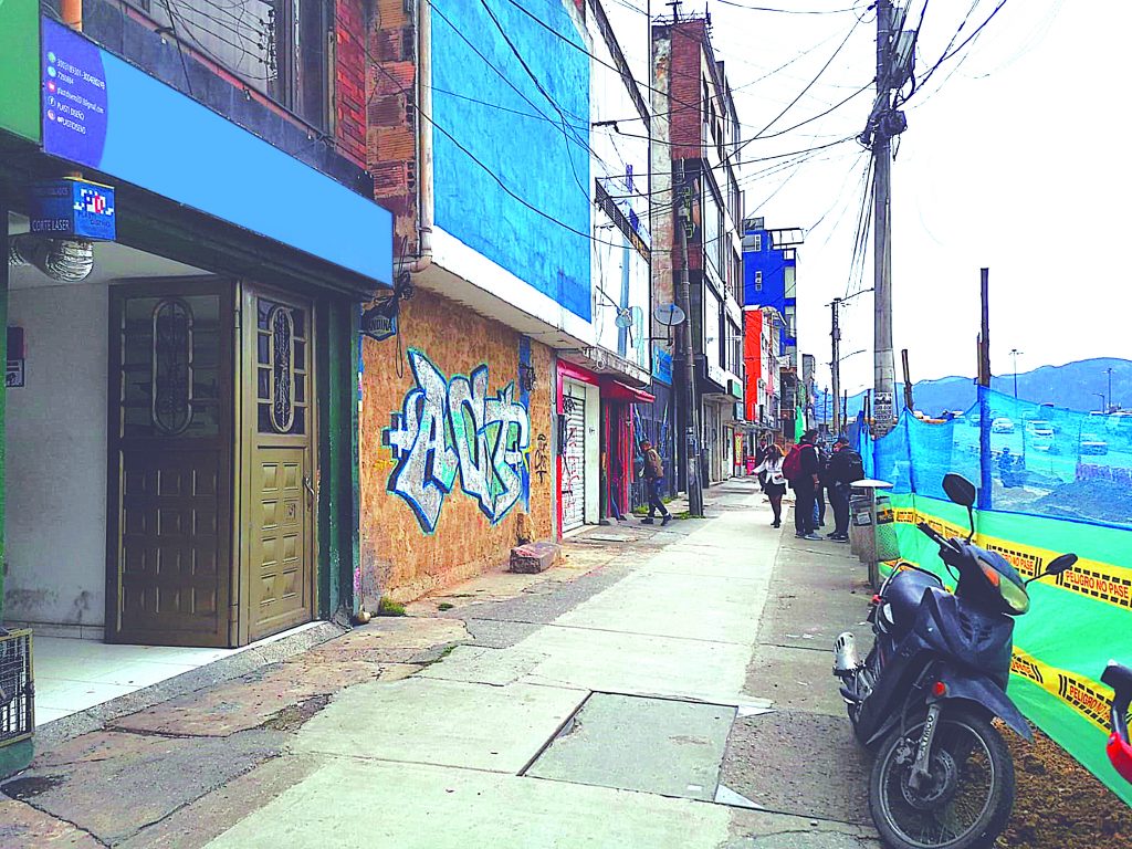 Luchó por cinco días, pero falleció a causa de impacto de bala 1 Luchó por cinco días, pero falleció a causa de impacto de bala El silencio de los habitantes y comerciantes del barrio Cervantes, en la localidad de Kennedy, es el resultado del temor que se siente allí tras el asesinato de un hombre de 40 años al interior de una taberna.