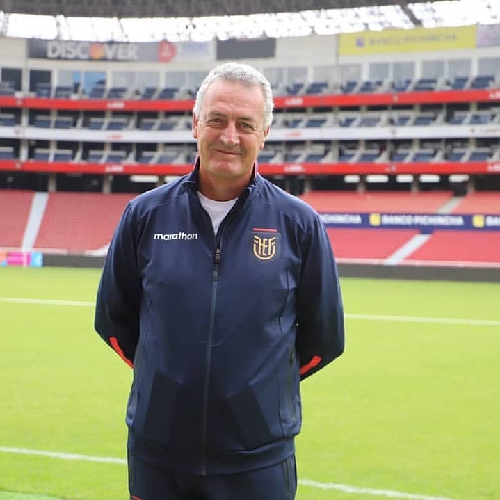 "No sé si Colombia es un equipo que tiene debilidades", Alfaro 1 "No sé si Colombia es un equipo que tiene debilidades", Alfaro El director técnico de la Selección de Ecuador, Gustavo Alfaro, reconoció este martes que Colombia es un rival "difícil de vulnerar", esto de cara al partido de este jueves por la Eliminatoria Suramericana para el Mundial de Catar 2022.