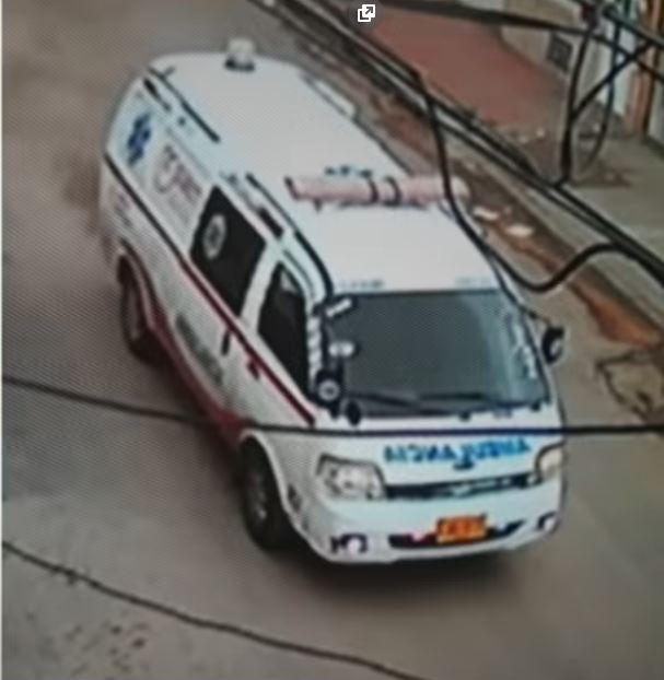 Anciano en bicicleta fue arrollado por ambulancia 2 Anciano en bicicleta fue arrollado por ambulancia Repudio e indignación ha causado un video que rueda por las redes sociales, en el que se ve el momento en el que una ambulancia atropella a un adulto mayor de 85 años que se movilizaba en bicicleta por una calle del sur de la ciudad.