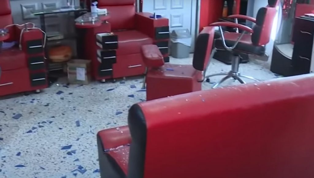 Imprudencia vial causó enormes daños a barbería en Fontibón Una de las principales causas de accidentes en Bogotá es el exceso de velocidad. También las maniobras imprudentes hacen que los conductores no piensen en los demás actores viales y produzcan incidentes que, incluso, terminan siendo fatales.