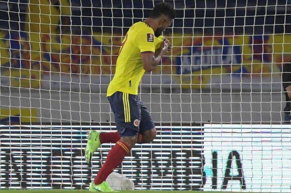 Borja salió lesionado con Gremio y ahora es duda en la Selección Una gran preocupación aqueja por estas horas al técnico de la Selección Colombia, Reinaldo Rueda, y a todos los apasionados seguidores de la 'Tricolor', debido a la posible baja de un jugador clave en la estructura del equipo, como lo es el goleador Miguel Ángel Borja.