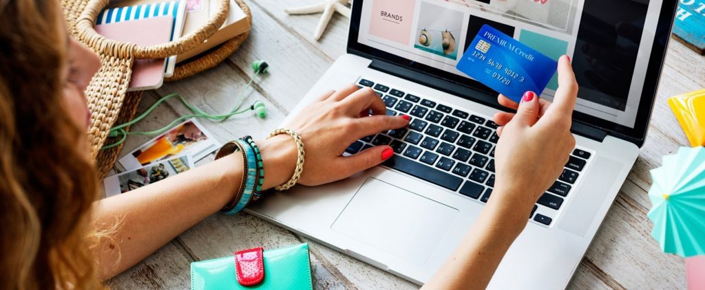 Recomendaciones si va a hacer compras virtuales el Día sin IVA 1 Recomendaciones si va a hacer compras virtuales el Día sin IVA Este jueves 28 de octubre se vivirá en el país una nueva jornada del Día sin IVA, una fecha que servirá para que muchas personas compren de una vez, de manera adelantada, los regalos de fin de año, pues la idea es aprovechar la reducción de los precios.