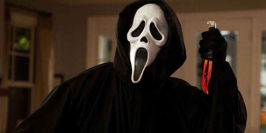 ¡A estos hay que tenerles miedo! 6 ¡A estos hay que tenerles miedo! El mes de octubre trae implícito Halloween, y pensar en Halloween es imposible sin que lleguen a la mente monstruos, personajes de terror y, por supuesto, esas películas inolvidables con las que a muchos se les pusieron los pelos de punta.