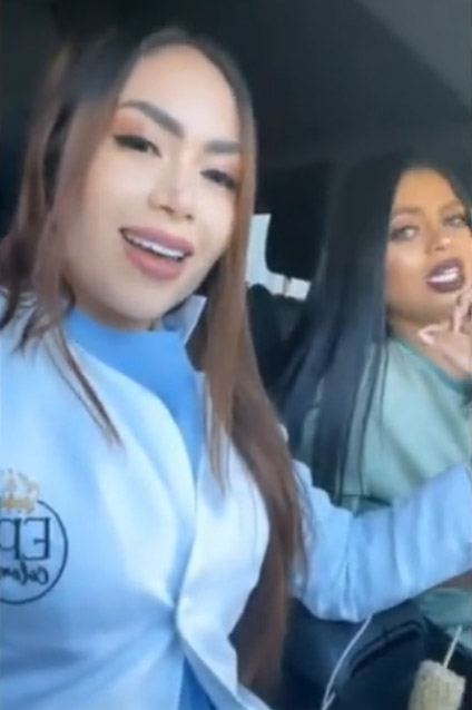 Lina Tejeiro explicó la razón que la llevó a besar a 'Epa Colombia' 2 Lina Tejeiro explicó la razón que la llevó a besar a 'Epa Colombia' La actriz Lina Tejeiro aclaró por qué le dio un beso a 'Epa Colombia' y se refirió a la novia de la empresaria de keratinas. Después de toda la polémica que se ha armado en torno al beso, la actriz decidió salir y hablar sobre el hecho.