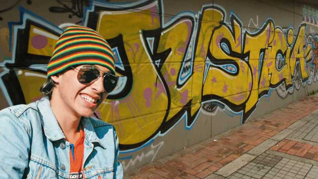 Nuevas condenas en caso del grafitero Diego Felipe Becerra 3 Nuevas condenas en caso del grafitero Diego Felipe Becerra El juzgado 19 de Bogotá realizó este martes una audiencia para emitir sentido de fallo en contra de los coroneles José Javier Vivas, John Harvey Peña y Nelson de Jesús Arévalo, además del teniente Rosemberg Madrid y el intendente Juan Carlos Leal, quienes presuntamente modificaron la escena del crimen del grafitero Diego Felipe Becerra.