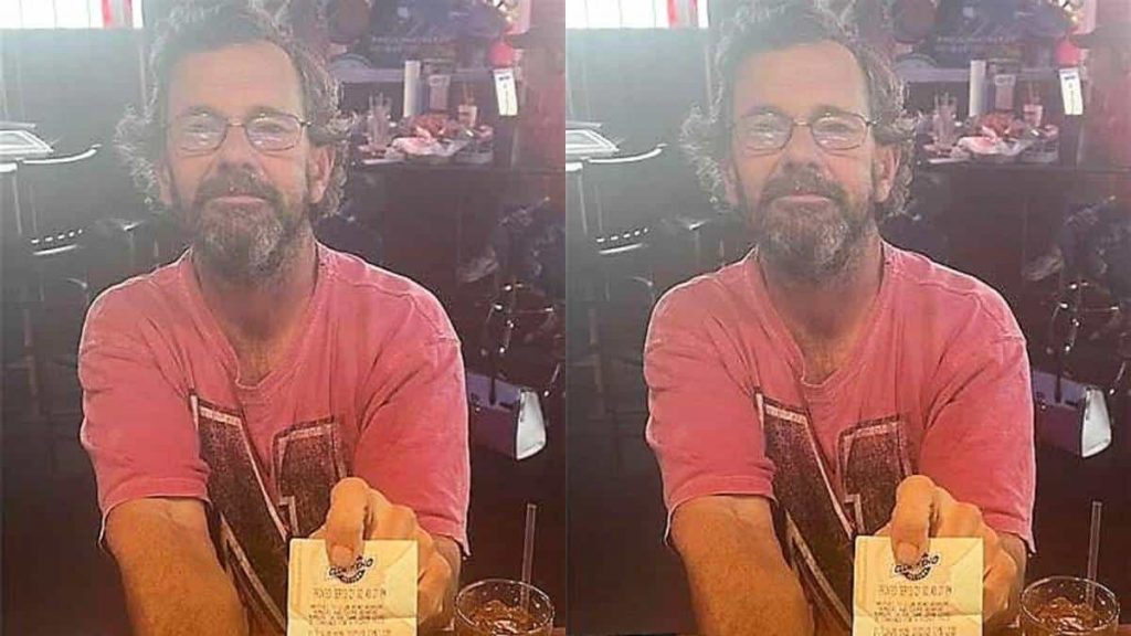 Ganó premio de lotería y murió antes de poder reclamarlo 1 Ganó premio de lotería y murió antes de poder reclamarlo Ganarse la lotería es el sueño de millones de personas en el mundo, que cada día apuestan con el fin de convertirse en ricos de la noche a la mañana para así darse vida de reyes. Pero, ¿se imagina ganar la lotería y no poder disfrutar del jugoso premio por culpa de la muerte? Pues esto fue lo que le ocurrió a un sujeto en Estados Unidos.