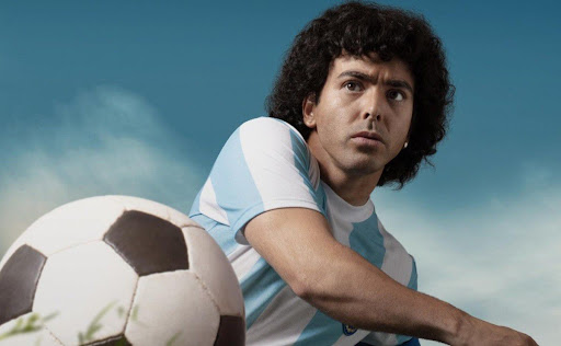 Se estrenó 'Sueño bendito', la serie que muestra la vida de Maradona 2 Se estrenó 'Sueño bendito', la serie que muestra la vida de Maradona Una serie de televisión que narra la vida del ídolo del fútbol Diego Armando Maradona, se estrenó ayer en Argentina, un día antes de su emisión en el resto del mundo y del día en que el exfutbolista fallecido el año pasado cumpliría 61 años.