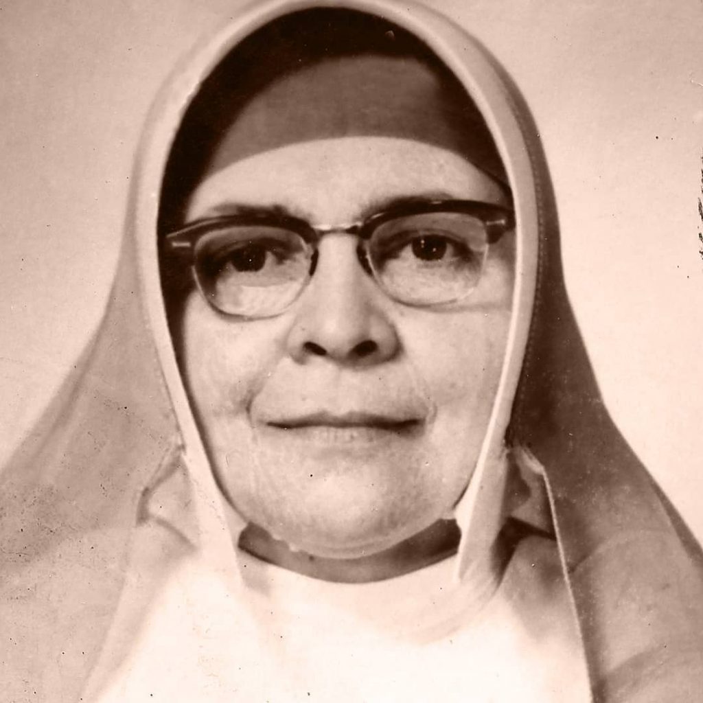 Por milagros será beatificada la madre María Berenice Duque El Vaticano confirmó una noticia muy importante a nivel religioso para el país, pues anunció los procesos de beatificación que se adelantarán en las próximas semanas y en donde aparece la hermana María Berenice Duque Hencker, luego de que se confirmara un milagro mediado por su intercesión.