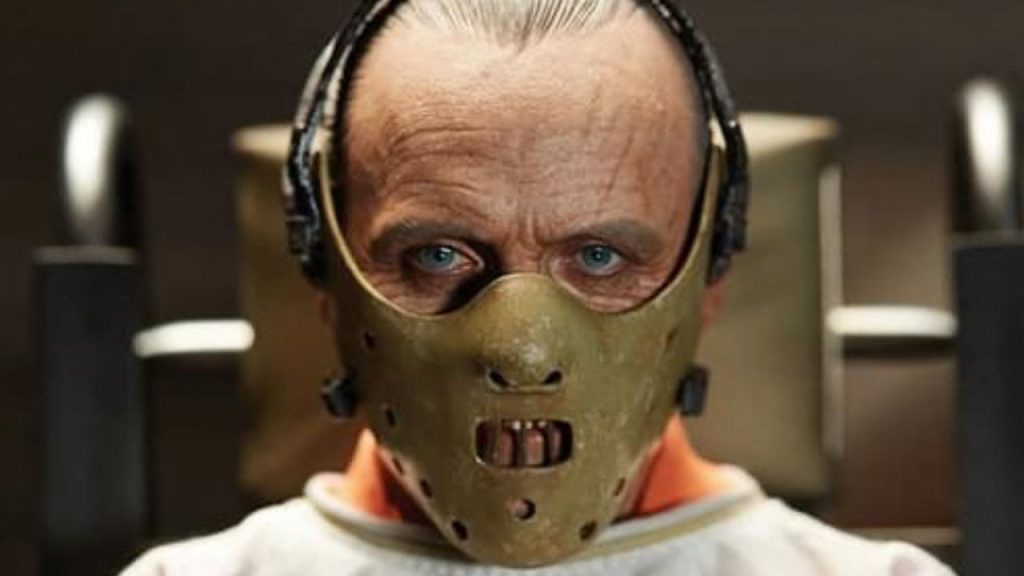 ¡A estos hay que tenerles miedo! 3 ¡A estos hay que tenerles miedo! El mes de octubre trae implícito Halloween, y pensar en Halloween es imposible sin que lleguen a la mente monstruos, personajes de terror y, por supuesto, esas películas inolvidables con las que a muchos se les pusieron los pelos de punta.