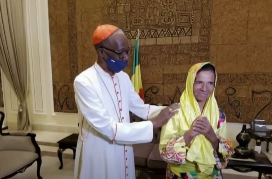 Monja colombiana que había sido secuestrada en África fue liberada 2 Monja colombiana que había sido secuestrada en África fue liberada Un verdadero milagro se produjo en las últimas horas, y fue dado a conocer por la presidencia de Malí, en África subsahariana. Desde aquel lejano país se confirmó la liberación de la monja colombiana Gloria Cecilia Narváez.