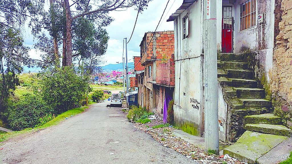 De puñalada en el pecho lo mataron en la madrugada Después de departir con varios conocidos en una fiesta, un joven de 23 años salió del lugar rumbo a su casa a descansar cuando el reloj marcaba las 4 de la madrugada de este domingo, sin sospechar que en el camino se encontraría de frente con la muerte.