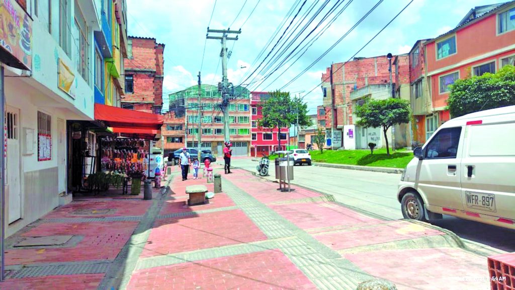 El presunto ajuste de cuentas acabaron a bala con William Después de que William Correal Cortés saliera de un parqueadero del sector de Sierra Morena (en Ciudad Bolívar), su homicida le siguió los pasos de manera sigilosa y en el momento en que observó que el hombre ingresó a un establecimiento, fue tras él.