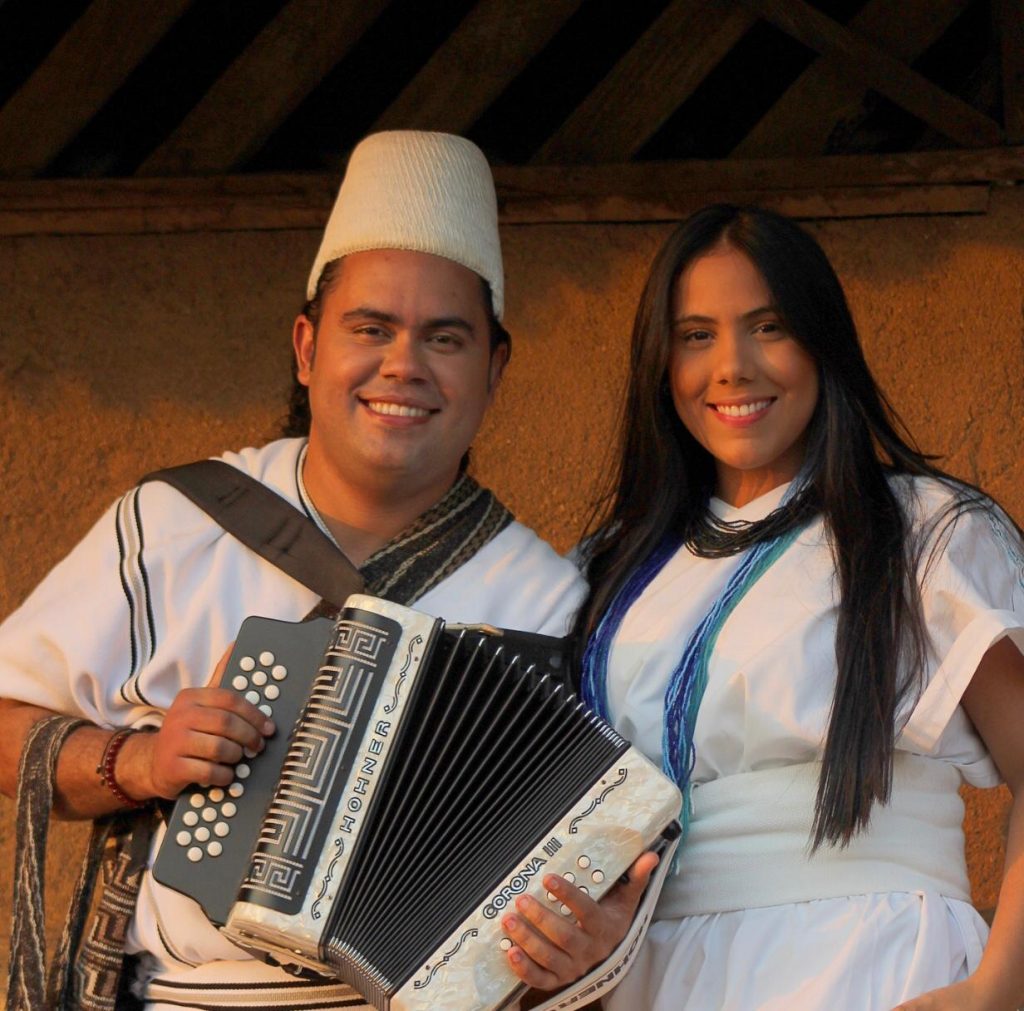 Rey Vallenato es señalado de maltrato a su expareja José Ricardo Villafañe se coronó Rey Vallenato 2021 el pasado lunes 18 de octubre, pero después de haber recibido elogios por su talento musical, ahora esta en el ojo del huracán por la denuncia de una mujer que lo acusa de haberla maltratado física y psicológicamente.