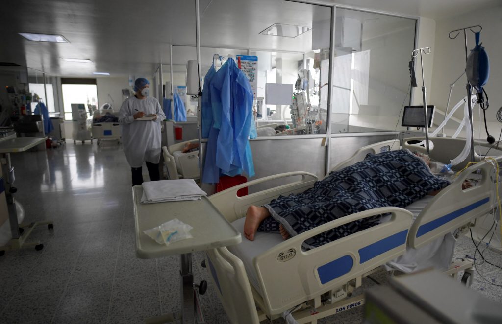 2.559 nuevos casos y 41 muertes por COVID-19 en Colombia El Ministerio de Salud reportó este viernes 2.559 nuevos casos de COVID-19 en Colombia y 41 muertes por cuenta del virus, de las cuales 37 corresponden a días anteriores. La entidad también registró en la última jornada 1.930 recuperados.