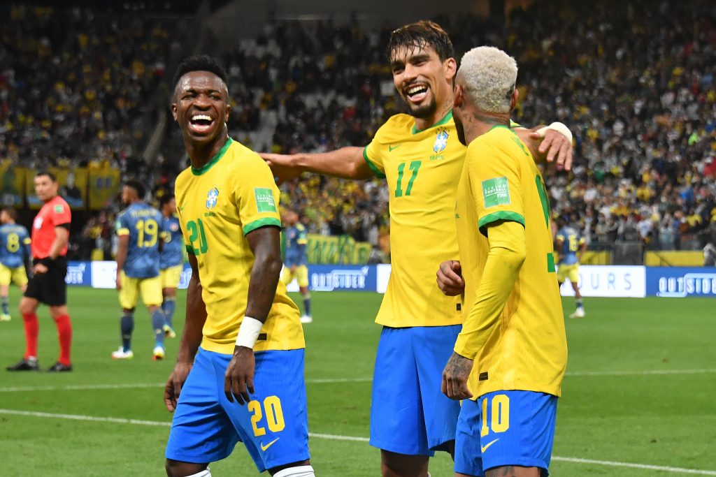 Colombia jugó bien en Brasil, pero no nos alcanzó para sumar 5 Colombia jugó bien en Brasil, pero no nos alcanzó para sumar Aunque la Selección Colombia hizo un buen partido en el Estadio Neo Química Arena de Sao Paulo, por la jornada 13 de la Eliminatoria Suramericana al Mundial Catar 2022, un parpadeo frente a Brasil fue suficiente para perder este jueves por 1-0.