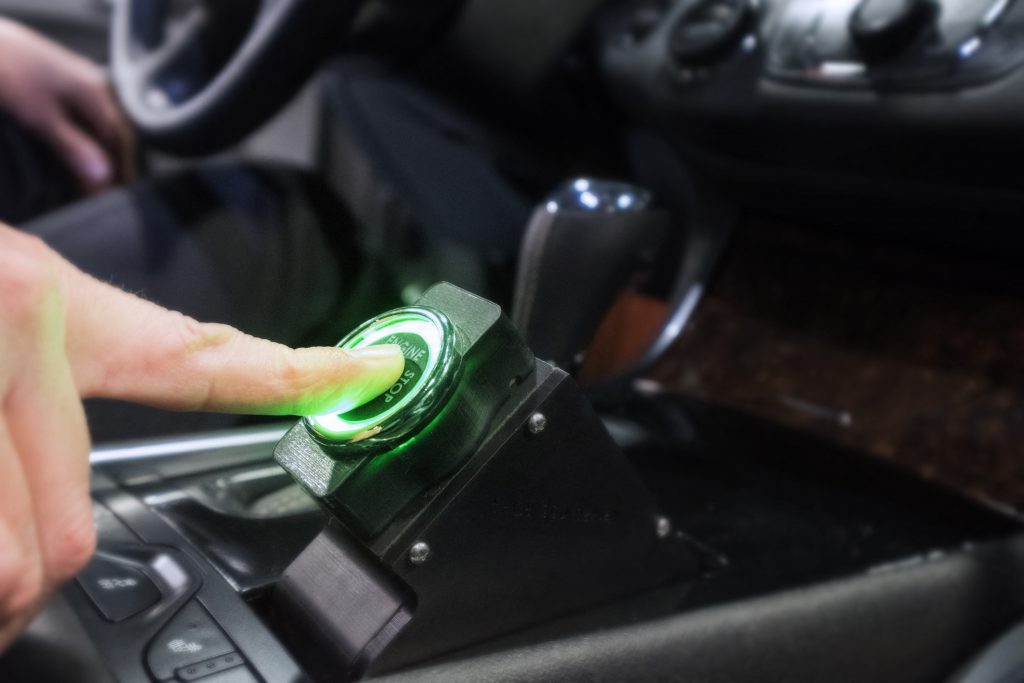 Con sensores, carros en EE. UU. detectan alcohol en el aliento Los automóviles en Estados Unidos pronto podrán negarse a andar si el conductor está intoxicado, gracias a sensores capaces de detectar alcohol en el aliento o a través de la piel. Sin embargo, estas tecnologías son un desafío para los defensores de la privacidad y las libertades civiles.&nbsp;