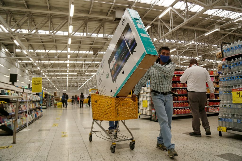 Todo lo que debe saber sobre la jornada del Viernes Negro 2 Todo lo que debe saber sobre la jornada del Viernes Negro Hoy se celebra el Black Friday o Viernes Negro’, una tradición que se originó en EE. UU., pero que en Colombia es utilizada por las marcas para descuentos en miles de productos, una estrategia, además, de reactivación económica y más después de las afectaciones que ha dejado la pandemia.