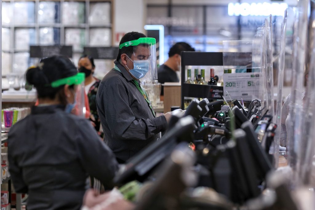 Todo lo que debe saber sobre la jornada del Viernes Negro Hoy se celebra el Black Friday o Viernes Negro’, una tradición que se originó en EE. UU., pero que en Colombia es utilizada por las marcas para descuentos en miles de productos, una estrategia, además, de reactivación económica y más después de las afectaciones que ha dejado la pandemia.