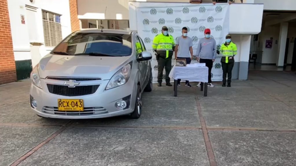 En Suba y Rafael Uribe fueron capturados sujetos armados En las últimas horas la Policía de Bogotá dio a conocer dos capturas, en el norte y el sur de la ciudad, donde se interceptaron a sujetos armados que pretendían cometer crímenes, según indicaron las autoridades.