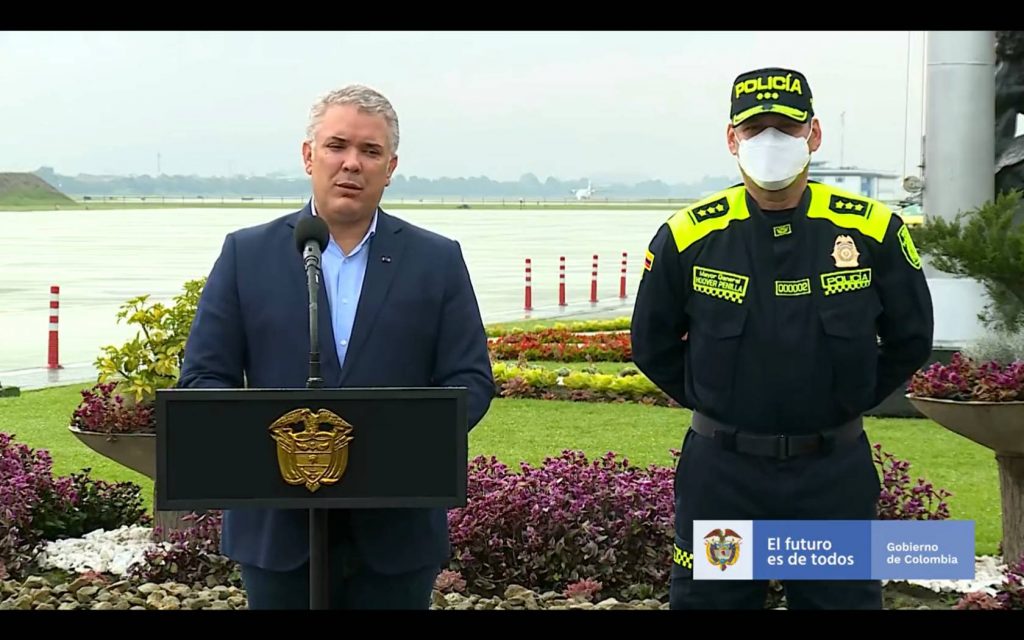 Estados Unidos solicitó la extradición de alias 'Otoniel' 1 Estados Unidos solicitó la extradición de alias 'Otoniel' En la mañana de este jueves el presidente de la República, Iván Duque Márquez, confirmó que ya recibió del Gobierno de los Estados Unidos la solicitud de extradición de Dairo Antonio Úsuga, alias 'Otoniel', a la vez que le solicitó a la Corte Suprema dar celeridad al aval de la extradición.