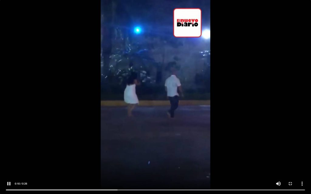 Infiel fue descubierta en motel por su esposo y salió en toalla Las redes sociales se han vuelto un espacio para exponer al escarnio público algunas situaciones que ocurren en la vida y muchas veces los videos que se publican cobran gran importancia y se vuelven virales.